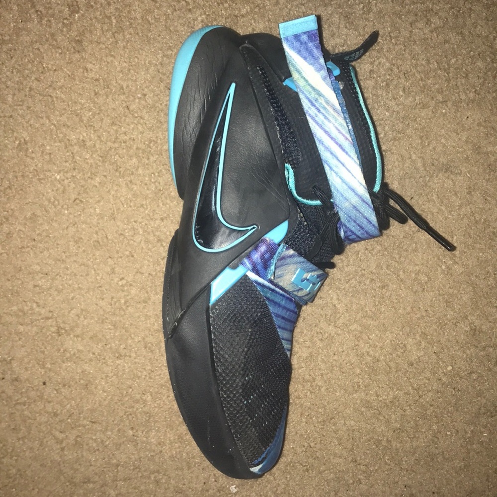 Lebron soldier 9